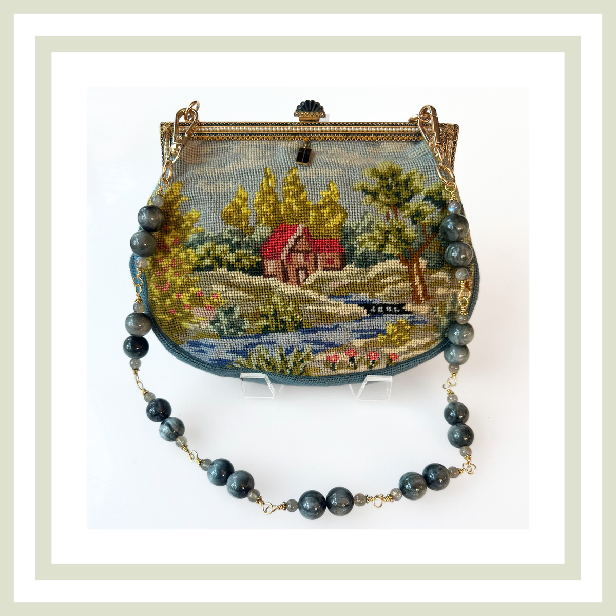 N320 - Little House in the Woods