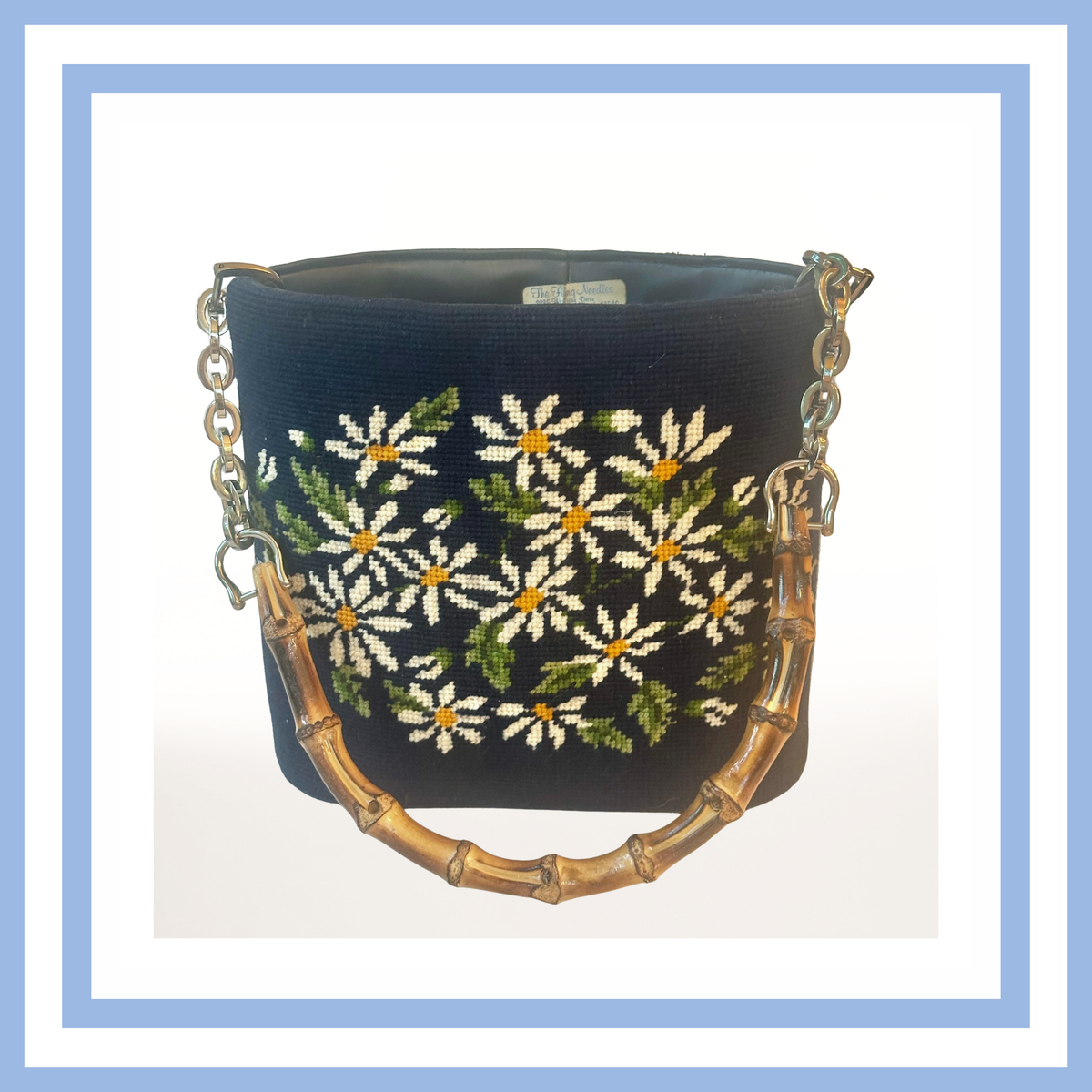 N244 - Navy Daisy