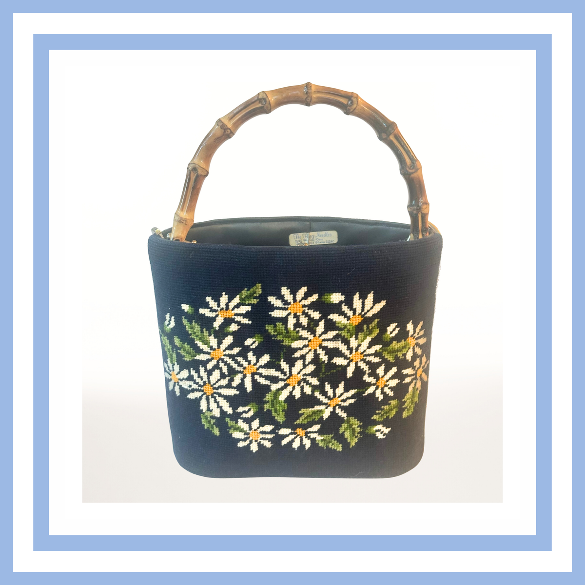 N244 - Navy Daisy